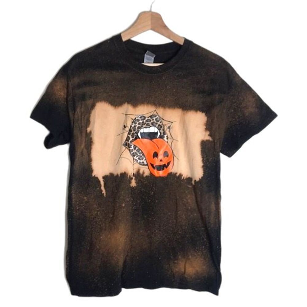 Halloween‎ bleached lips and pumpkin tongue T-shirt size medium